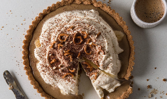 Coffee & Pretzel Crumb Banoffee Pie Recipe