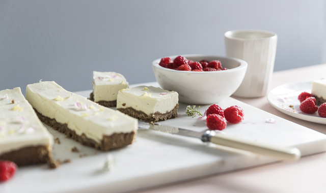 Dreamy Lemon Gingernut Slice