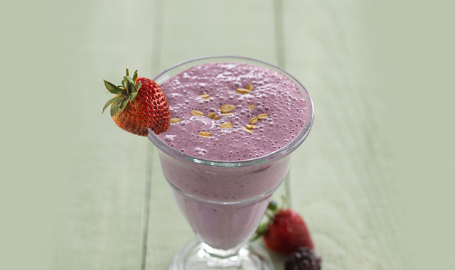 berry delight oat and berry milkshake