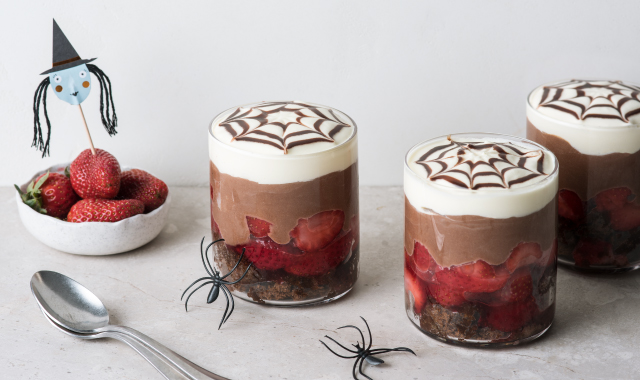 Trick or Treat Chocolate Spider Puds Recipe